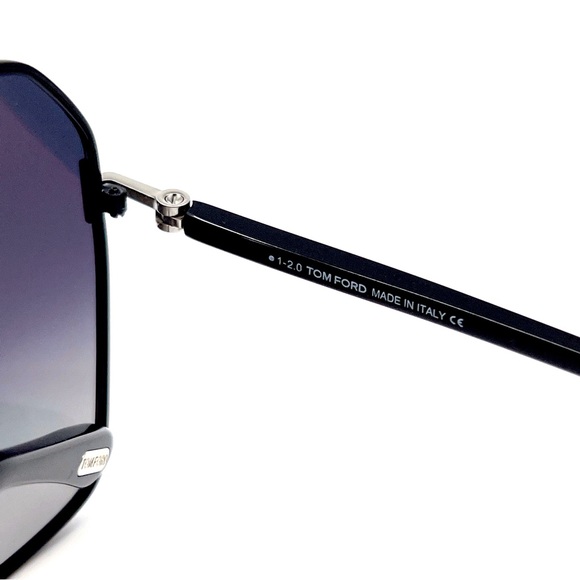 Tom Ford sunglasses Claudia-02 TF839 01D 62/16/140 Polarized Black Square Frame - Picture 13 of 13